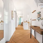 Luz Do Atlantico By Ocvillas Gale (Albufeira)