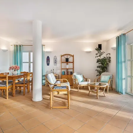 Luz Do Atlantico By Ocvillas Gale (Albufeira)