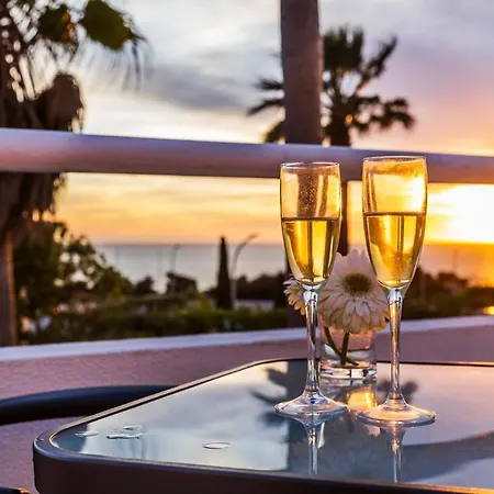 Luz Do Atlantico By Ocvillas Gale (Albufeira)